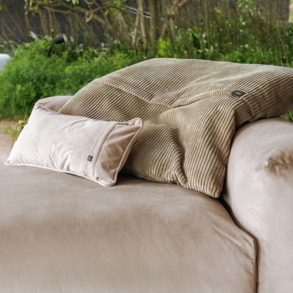 Coussin Jumbo Pillow velours côtelé sable 100x100 Vetsak